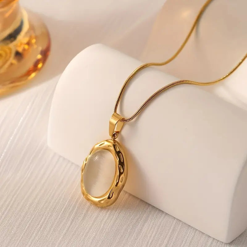 *NEW 18K Gold high quality Oval Pendant Necklace