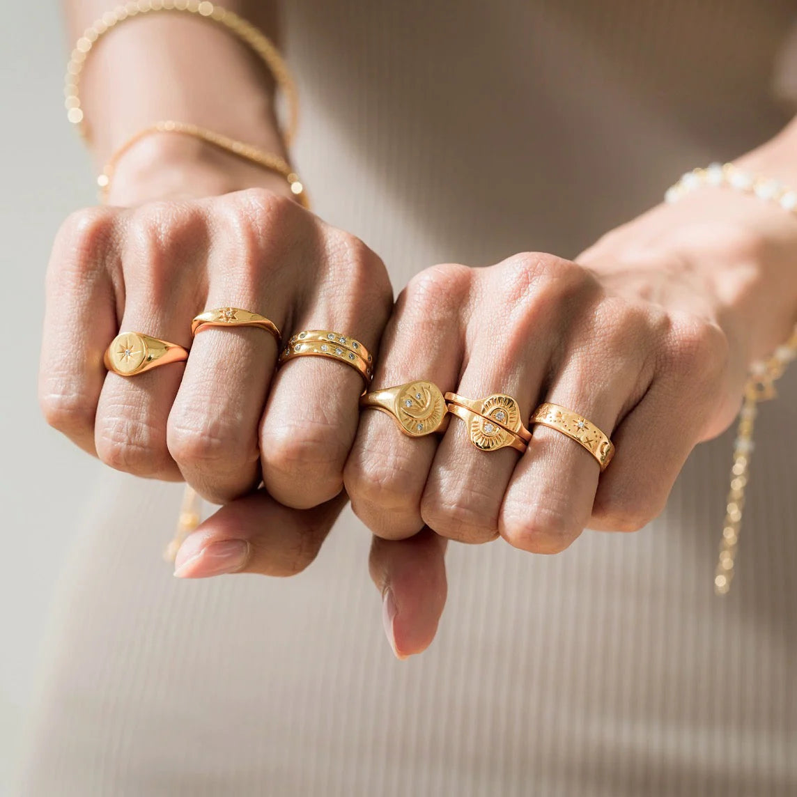 Star Signet Ring Gold