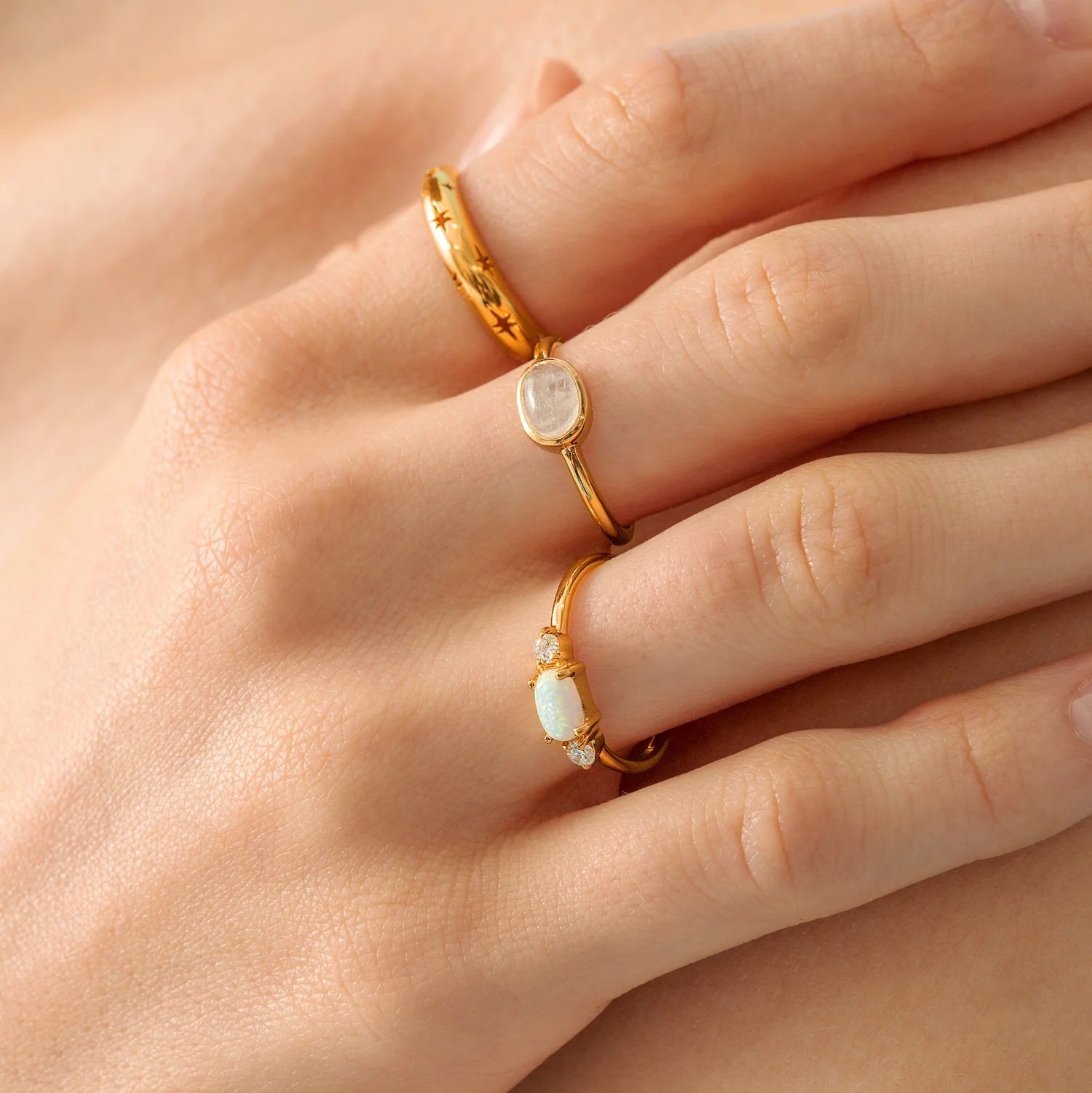 Oval Rainbow Moonstone Ring Gold